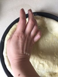 自制芝心披萨做法图解8)