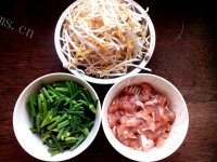 家常菜肉炒豆芽做法图解1)