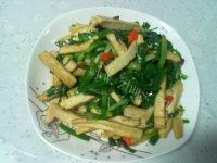 软嫩的韭菜炒豆干