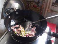 家常菜肉片炒四季豆做法图解4)