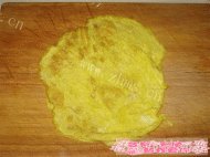 自己做的香葱鸡蛋卷做法图解3)