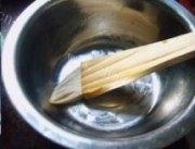 口感极佳的咸蛋蒸猪肉做法图解3)