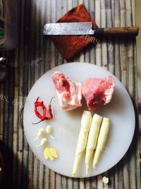 色香味俱全的茭白炒肉做法图解1)
