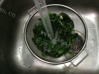 美味营养的皮蛋苋菜汤做法图解4)