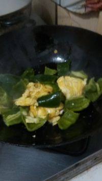 家常菜青椒炒鸡蛋