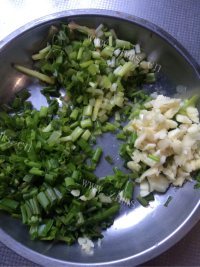 独特的荷兰豆炒肉做法图解3)