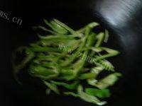 好吃的辣椒炒韭菜做法图解4)