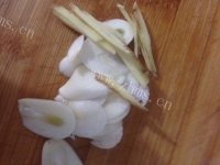 家常菜山药炒木耳做法图解4)
