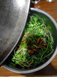 家常菜凉拌绿豆芽做法图解8)