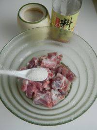 美味的蒜蓉豆豉蒸排骨做法图解4)