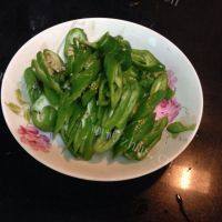 家常菜青椒牛肉做法图解1)