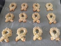 喷香的柏林花环饼干做法图解16)