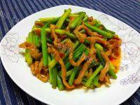家常菜蒜苔炒肉丝