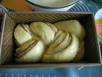 美味的奶香红豆沙吐司做法图解13)