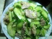 家常菜猪肉炒青瓜