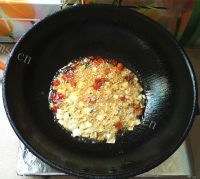好吃的腌菜烧大黄鱼做法图解7)