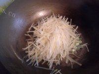色味俱佳的尖椒土豆丝做法图解4)