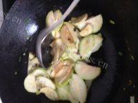 家常菜醋溜西葫芦做法图解7)