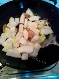 家常菜肥肉炒冬瓜做法图解3)