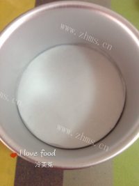 香气浓郁的双色慕斯流心蛋糕做法图解6)