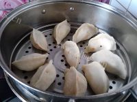 美味的胡萝卜木耳素蒸饺做法图解12)