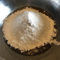 美味的豆沙果仁月饼做法图解6)