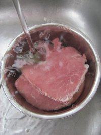 美味的海带牛肉汤做法图解2)