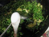 绿色食物之香椿炒鸡蛋做法图解6)