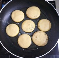 自制红薯饼做法图解4)