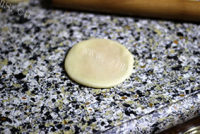 香酥金沙菊花酥做法图解8)