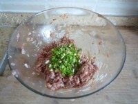 美味的茴香猪肉馅蒸饺做法图解4)