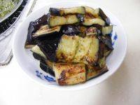 家常菜腊肉炒茄子做法图解8)