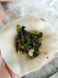 简易的芹菜馅饺子做法图解13)