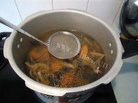 陈皮蜜枣煲菜干汤做法图解10)