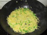 味道香醇的尖椒土豆丝
