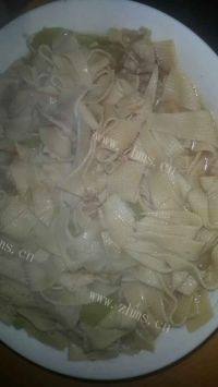 家常菜尖椒干豆腐