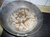 口感不错的蔬菜肉丸汤做法图解15)