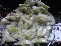 家常菜清炒黄瓜片做法图解6)