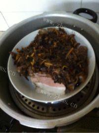 香飘十里的梅干菜扣肉做法图解4)