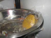 豆沙蛋黄月饼做法图解6)