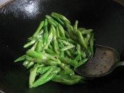家常菜酸菜豆角做法图解3)