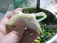美味的韭菜鸡蛋水饺做法图解8)