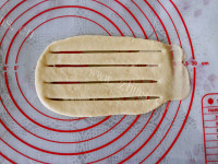 美味的葡萄干小面包卷的做法图解八