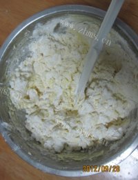 美味营养的蛋黄饼干做法图解5)