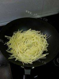 秀色可餐的炒土豆丝做法图解6)