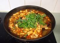 爱上冬菇鸡丝煮辣豆腐做法图解10)
