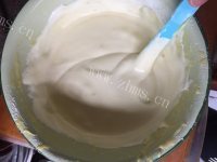 喷香的戚风蛋糕做法图解4)