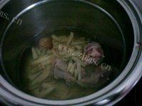 美味山药骨头汤做法图解6)