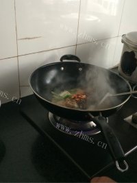 家常菜烧鲫鱼做法图解12)