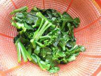 简易的腊肉炒芥兰做法图解8)
